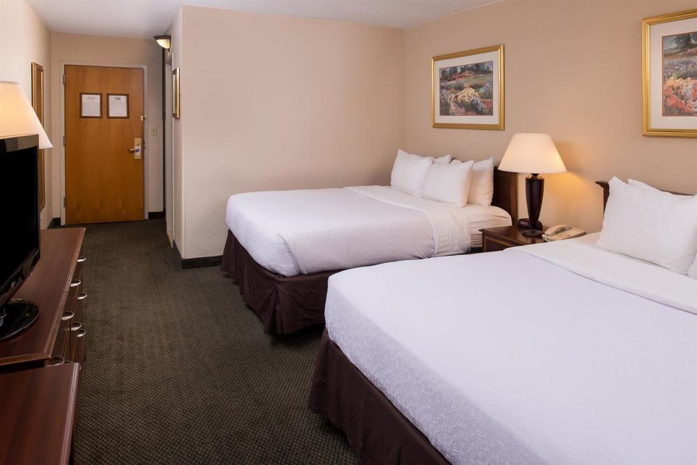 Ramada Plaza Rochester Airport المظهر الخارجي الصورة