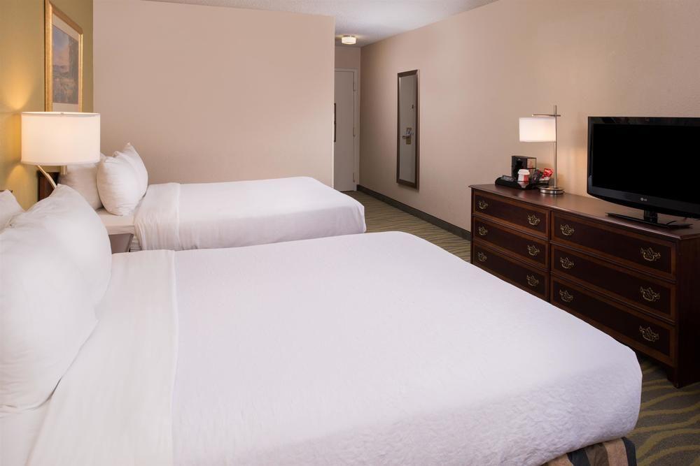 Ramada Plaza Rochester Airport المظهر الخارجي الصورة
