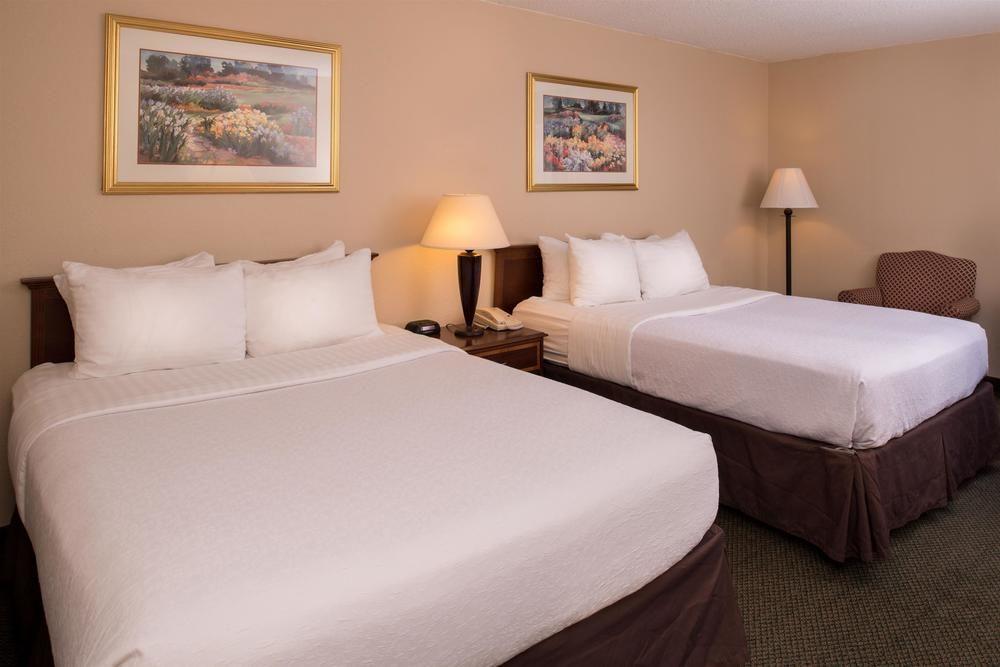 Ramada Plaza Rochester Airport المظهر الخارجي الصورة