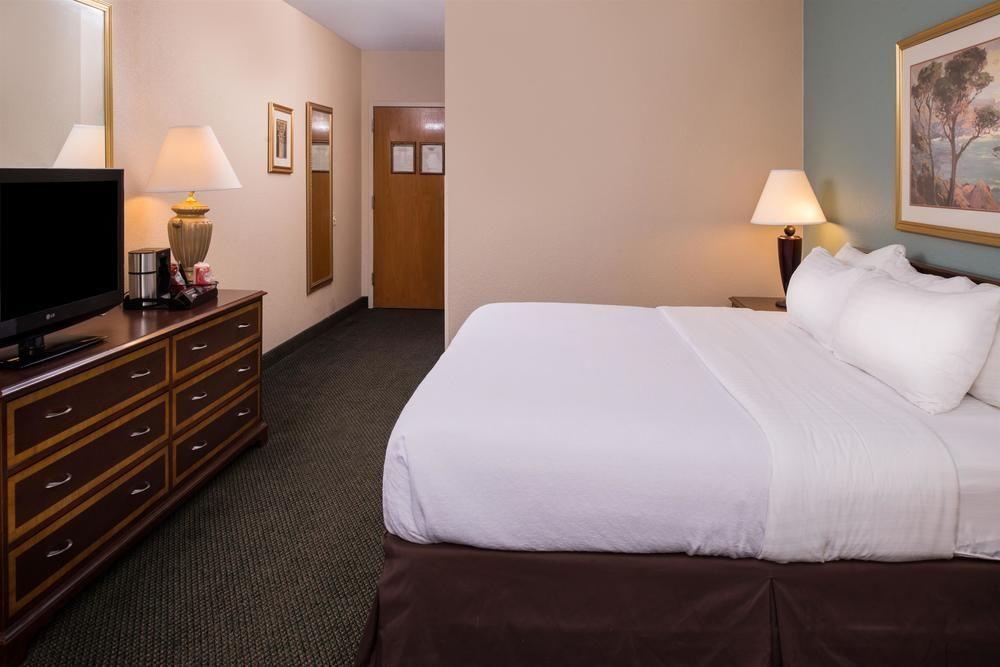 Ramada Plaza Rochester Airport المظهر الخارجي الصورة