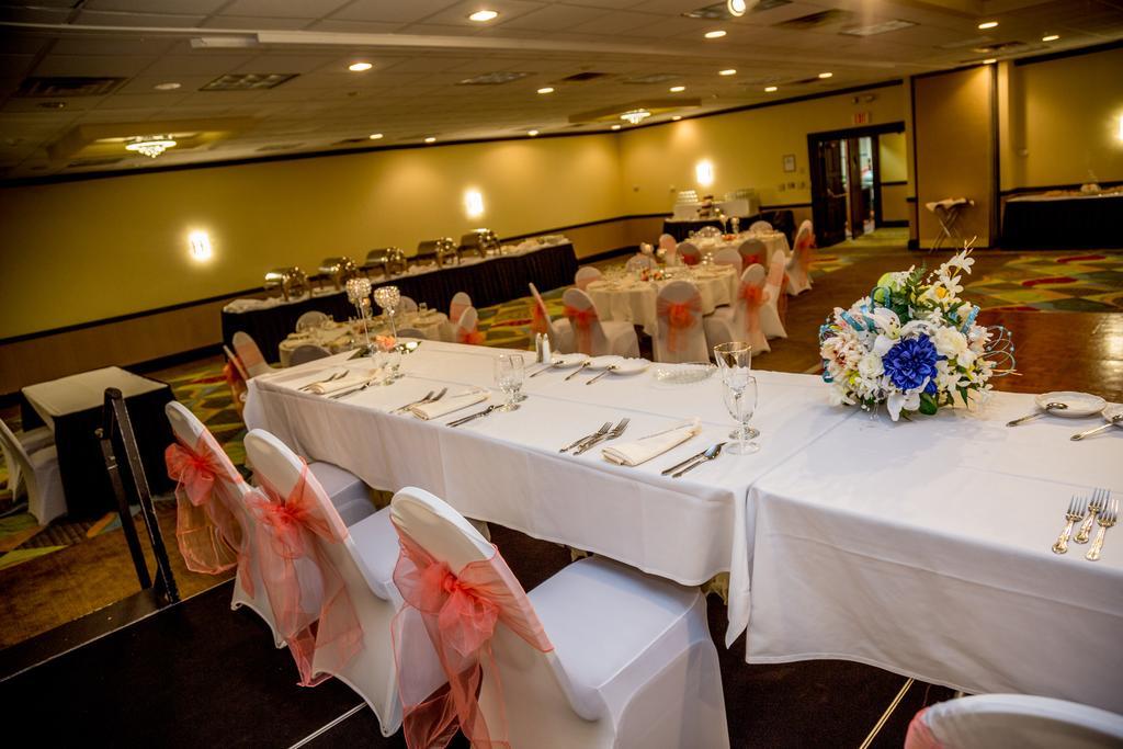 Ramada Plaza Rochester Airport المظهر الخارجي الصورة