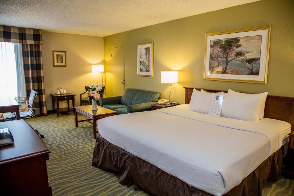 Ramada Plaza Rochester Airport المظهر الخارجي الصورة