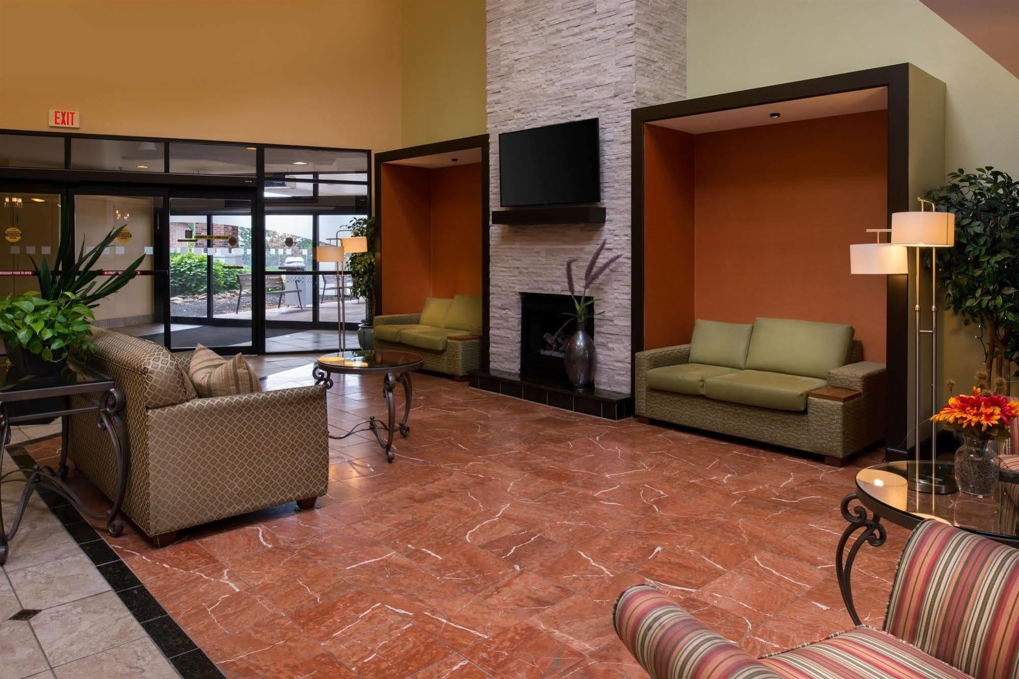 Ramada Plaza Rochester Airport المظهر الخارجي الصورة